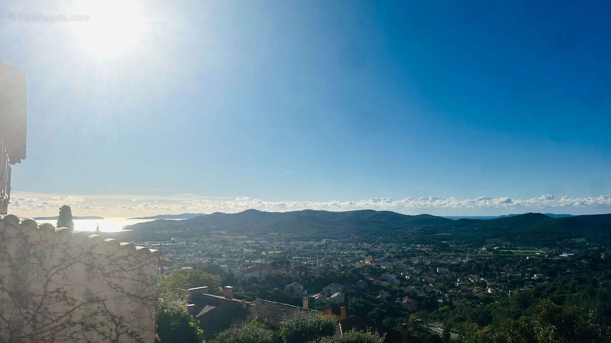 Appartement à BORMES-LES-MIMOSAS