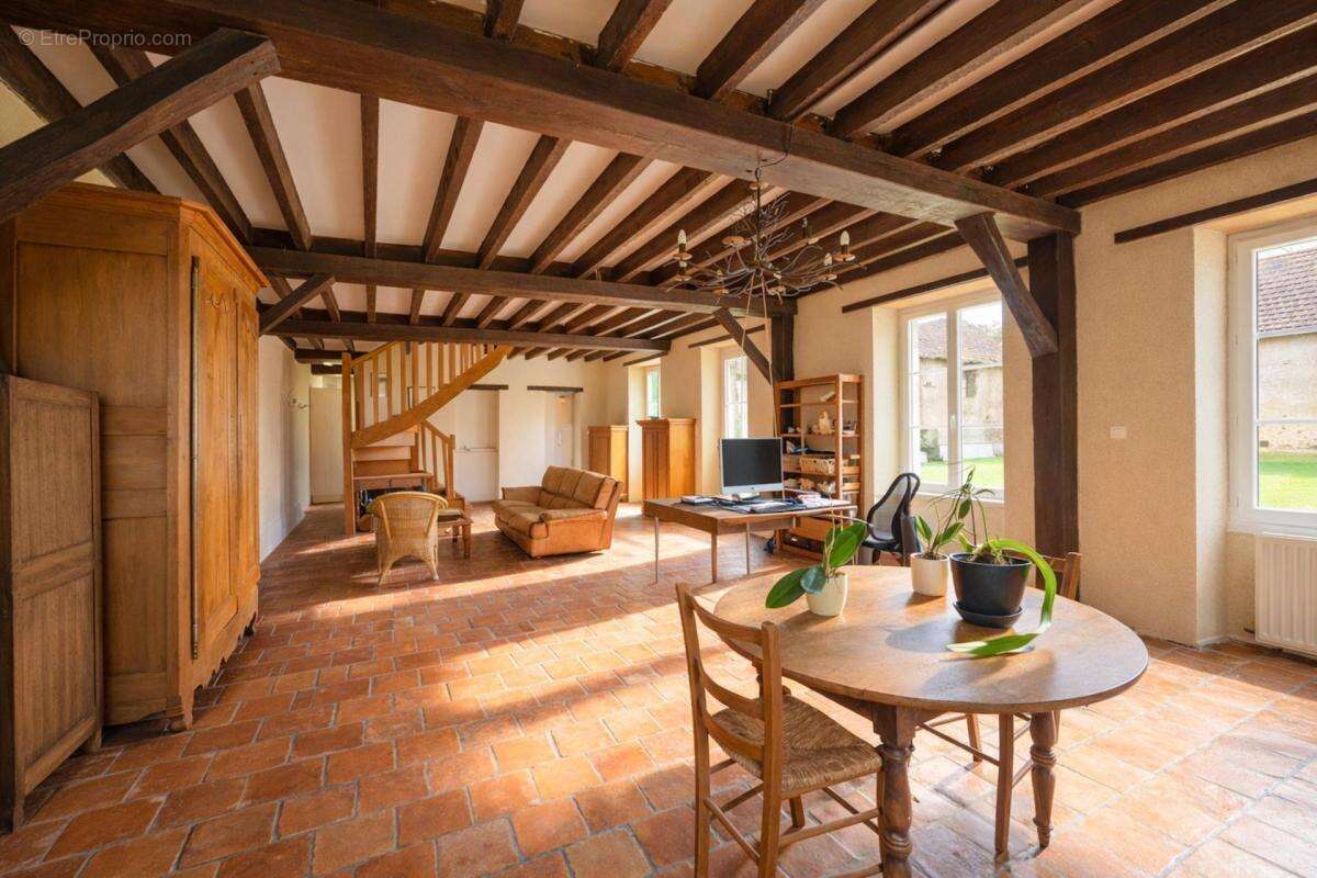 Maison à SAINT-JEAN-D'ASSE