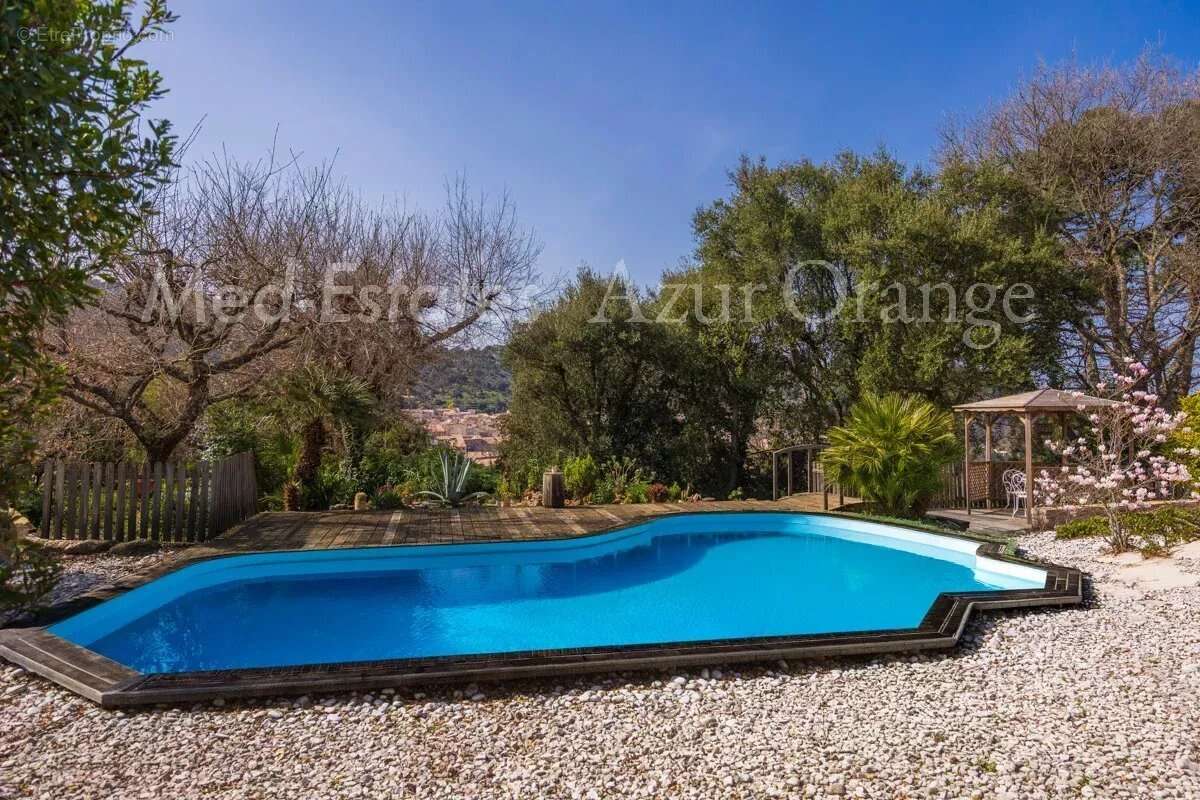 Maison à LA GARDE-FREINET