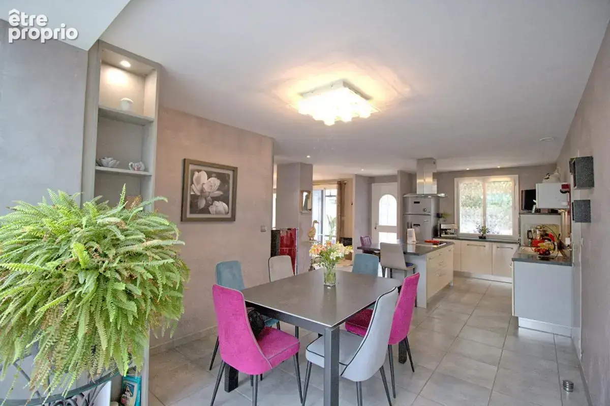 5 mn de Montreuil-Juigné Maison  totalement aboutie de 170 m² - photo 9