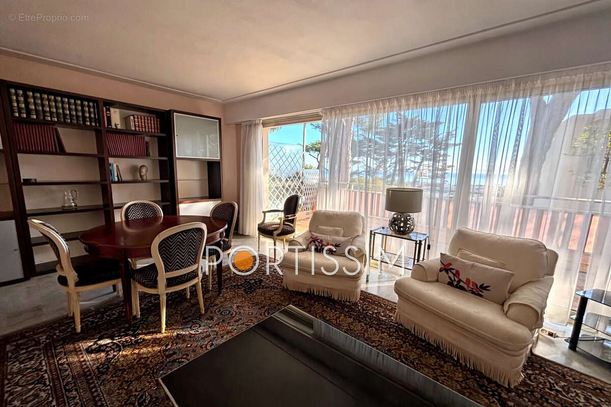 Appartement à VILLENEUVE-LOUBET