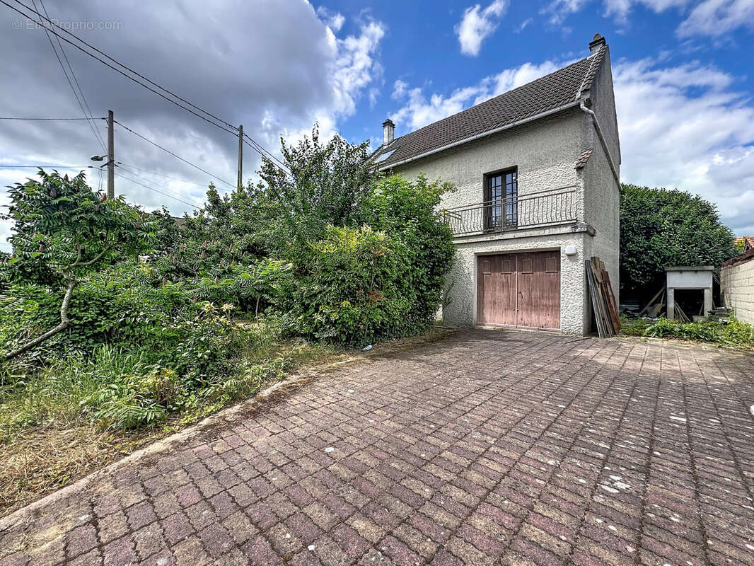 Maison à PARAY-VIEILLE-POSTE