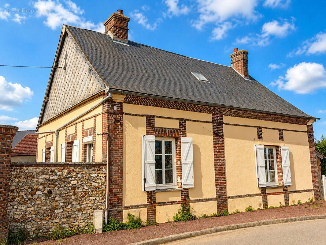 Maison à GROSSOEUVRE