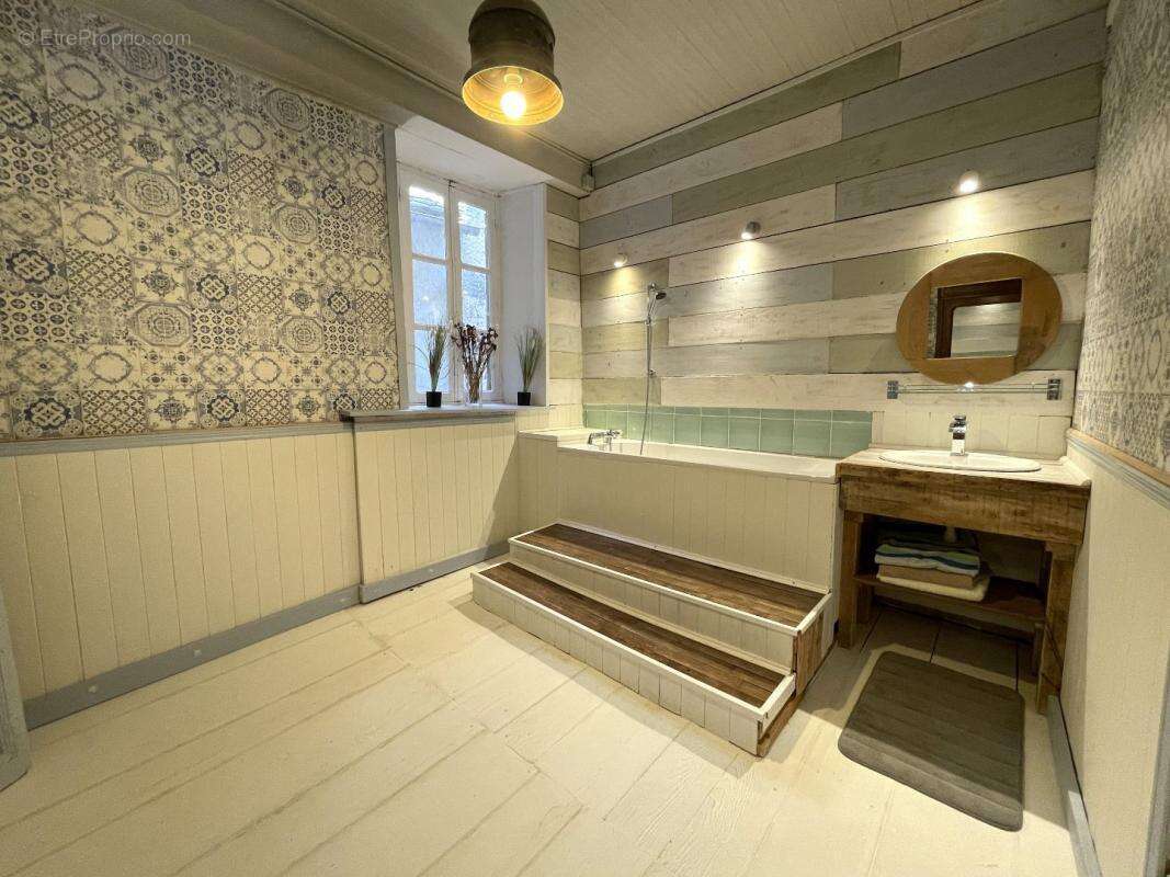 Maison à MUR-DE-BARREZ