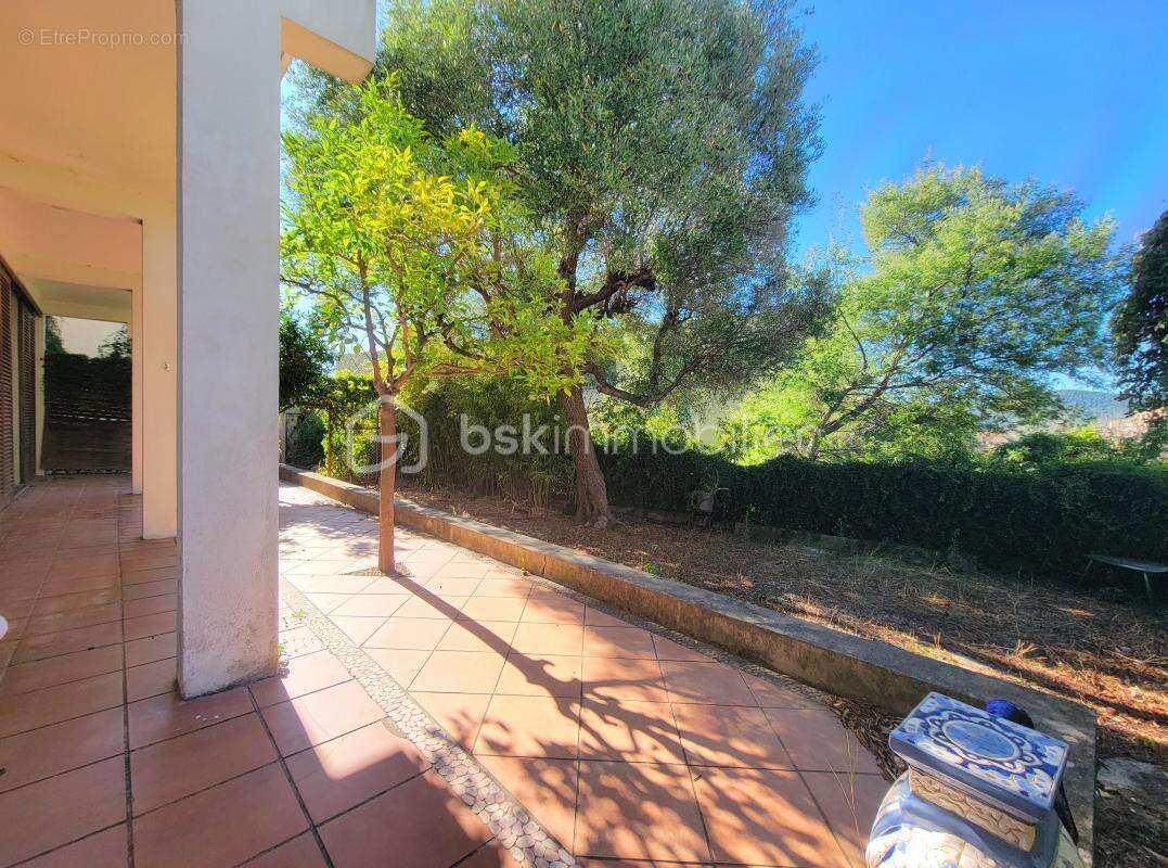 Appartement à HYERES