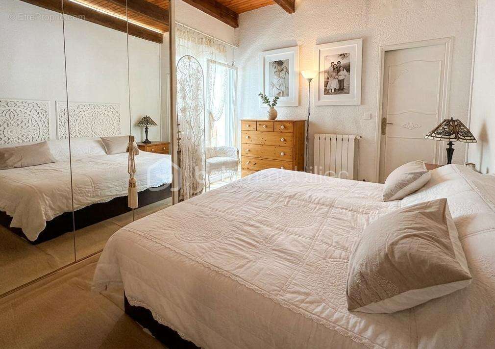 Maison à VENTABREN