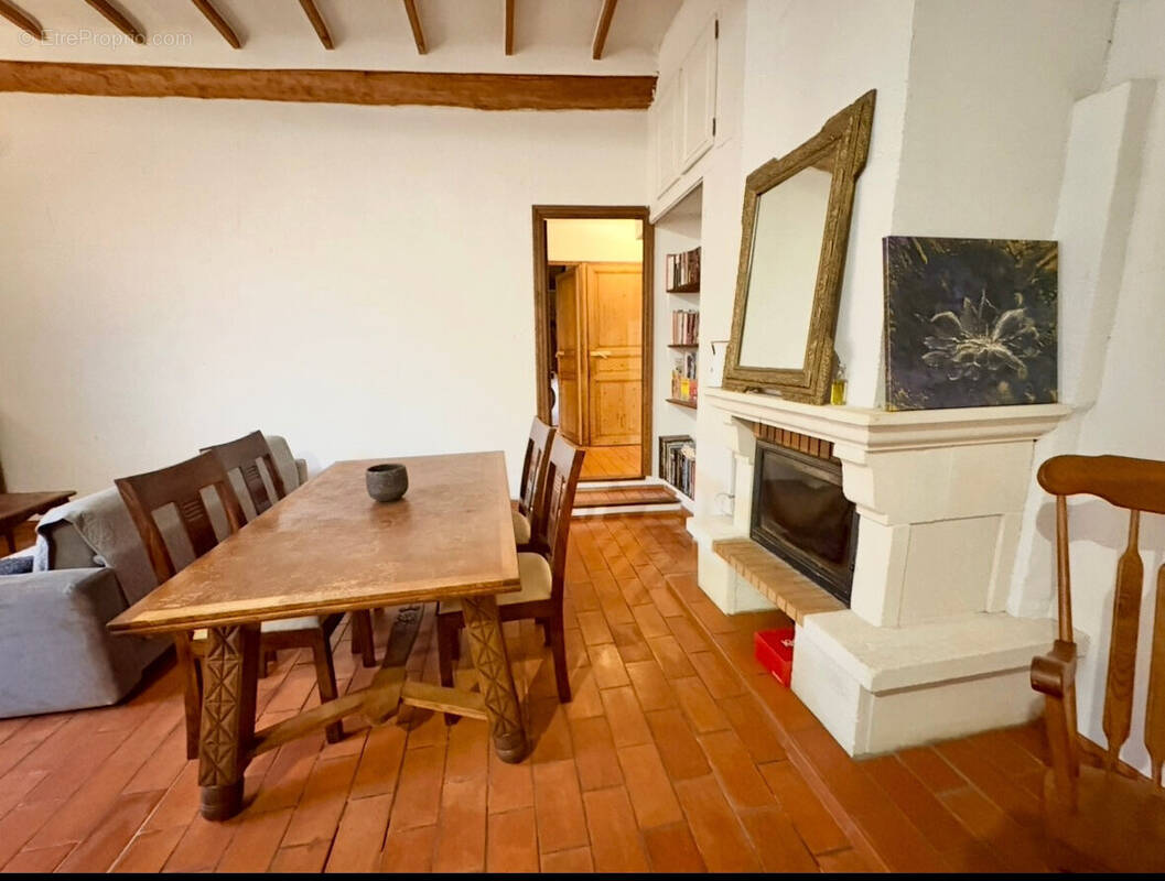 Appartement à ROQUEVAIRE