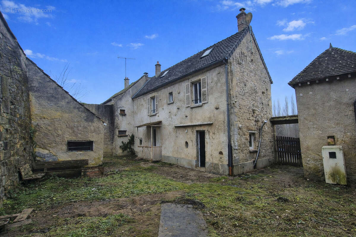 Maison à LA FERTE-MILON