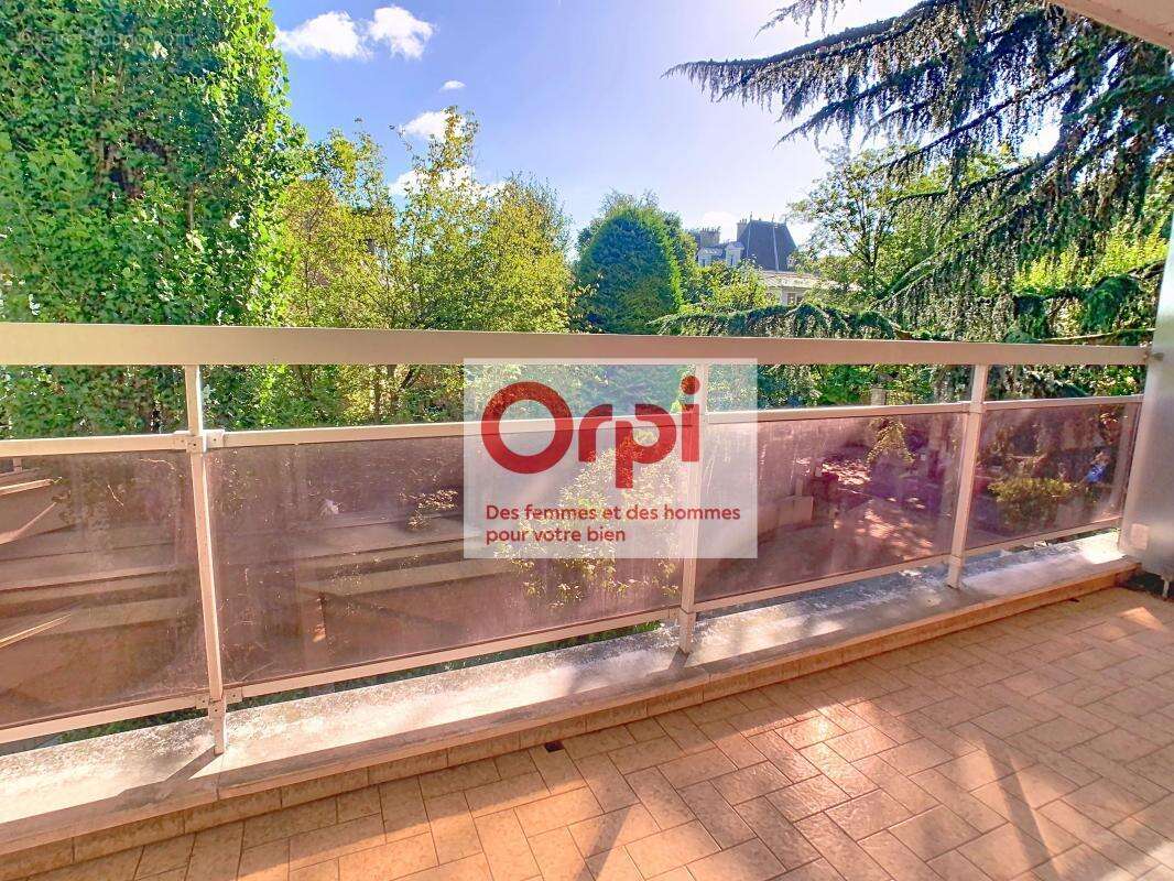 Appartement à ISSY-LES-MOULINEAUX