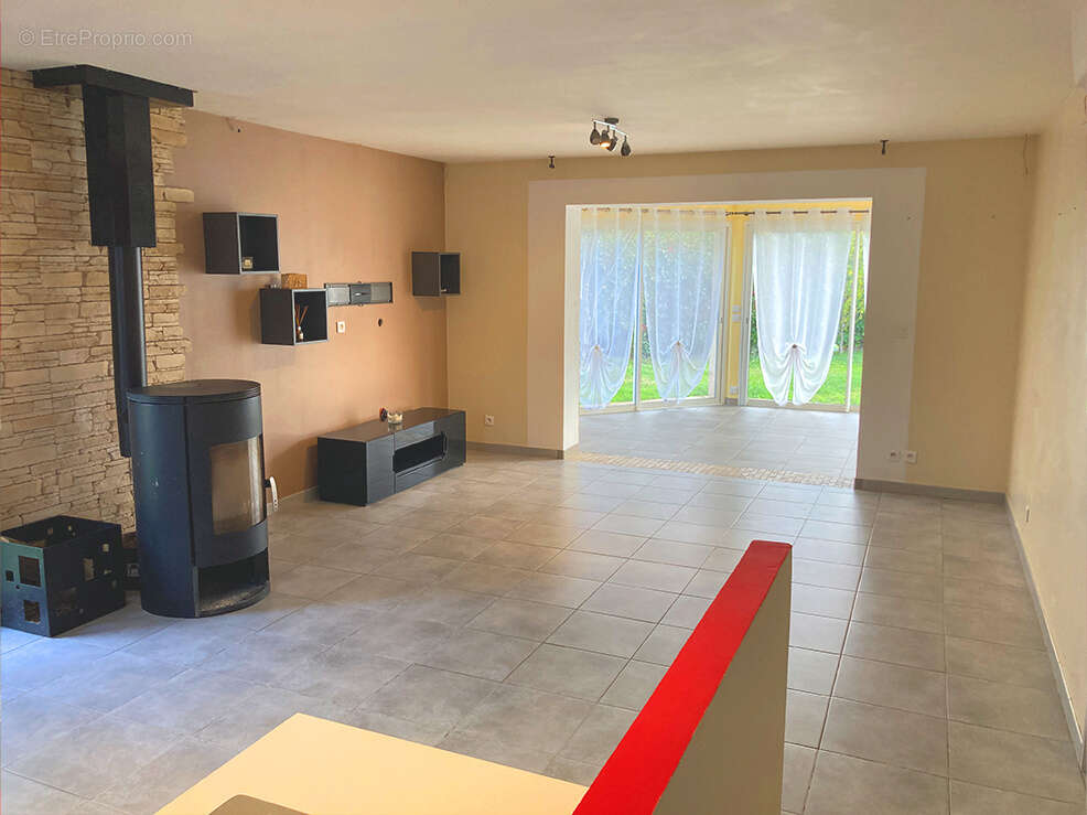 Maison à LA BEGUDE-DE-MAZENC