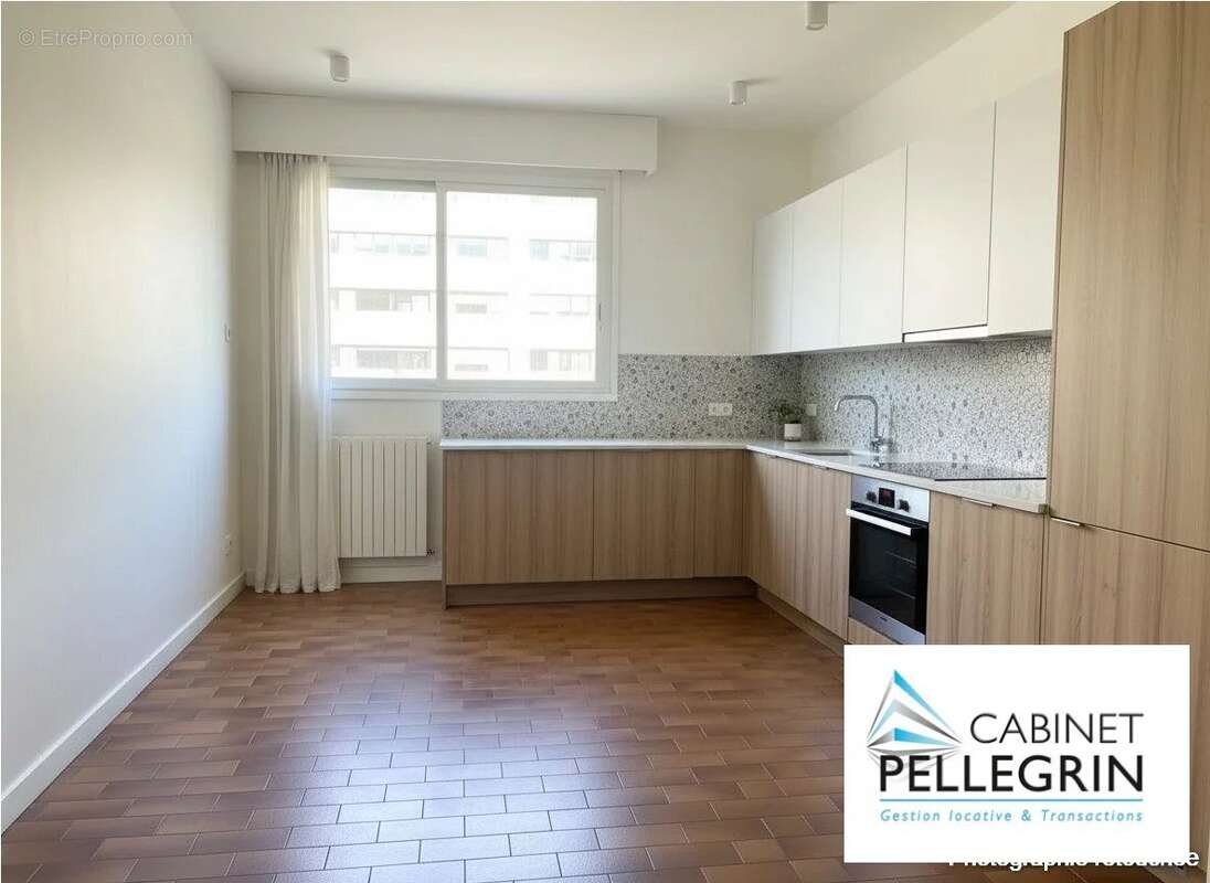 Appartement à MARSEILLE-6E