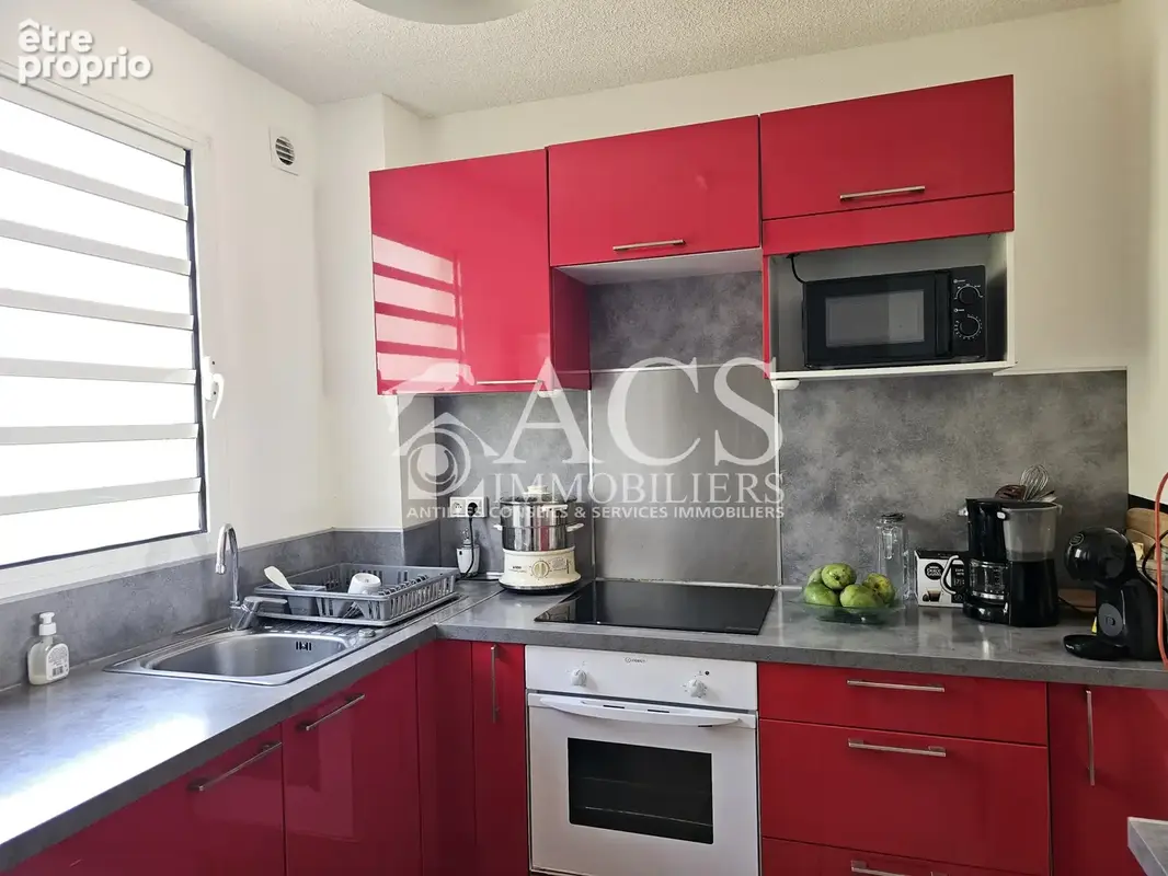 T3 meuble a deux pas de la plage + garage anse mitan - photo 3