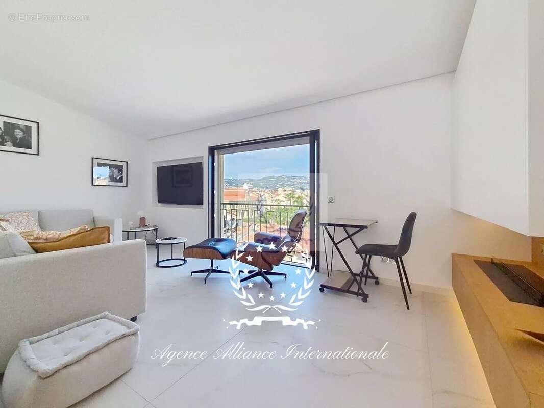 Dernier étage d'exception de 100 m² – terrasse – vue mer & port - photo 4
