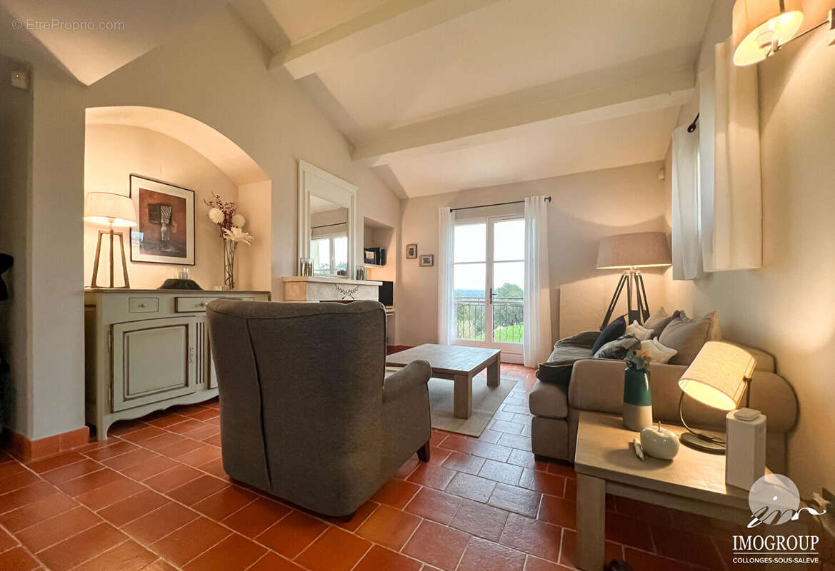 Appartement à LA MOTTE