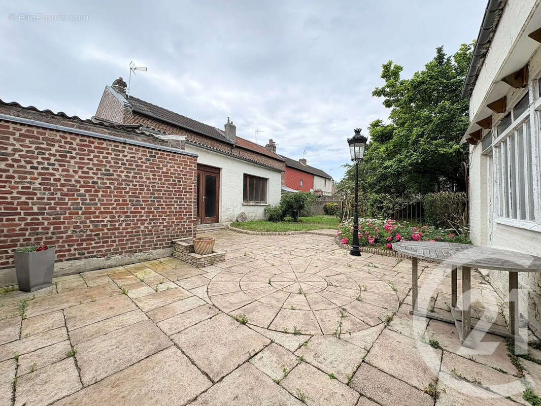 Maison à SAINT-QUENTIN