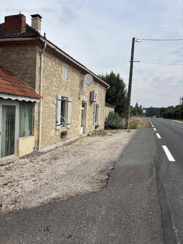 Maison à LA CROIX-BLANCHE