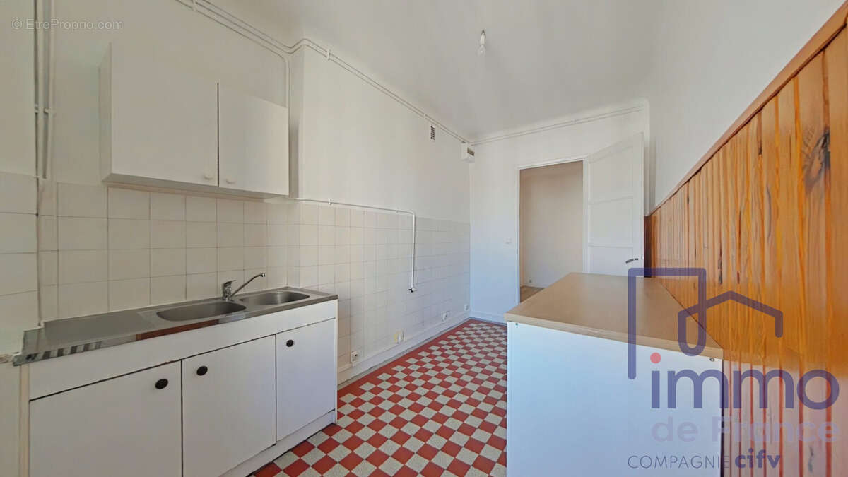 Appartement à SAINT-ETIENNE