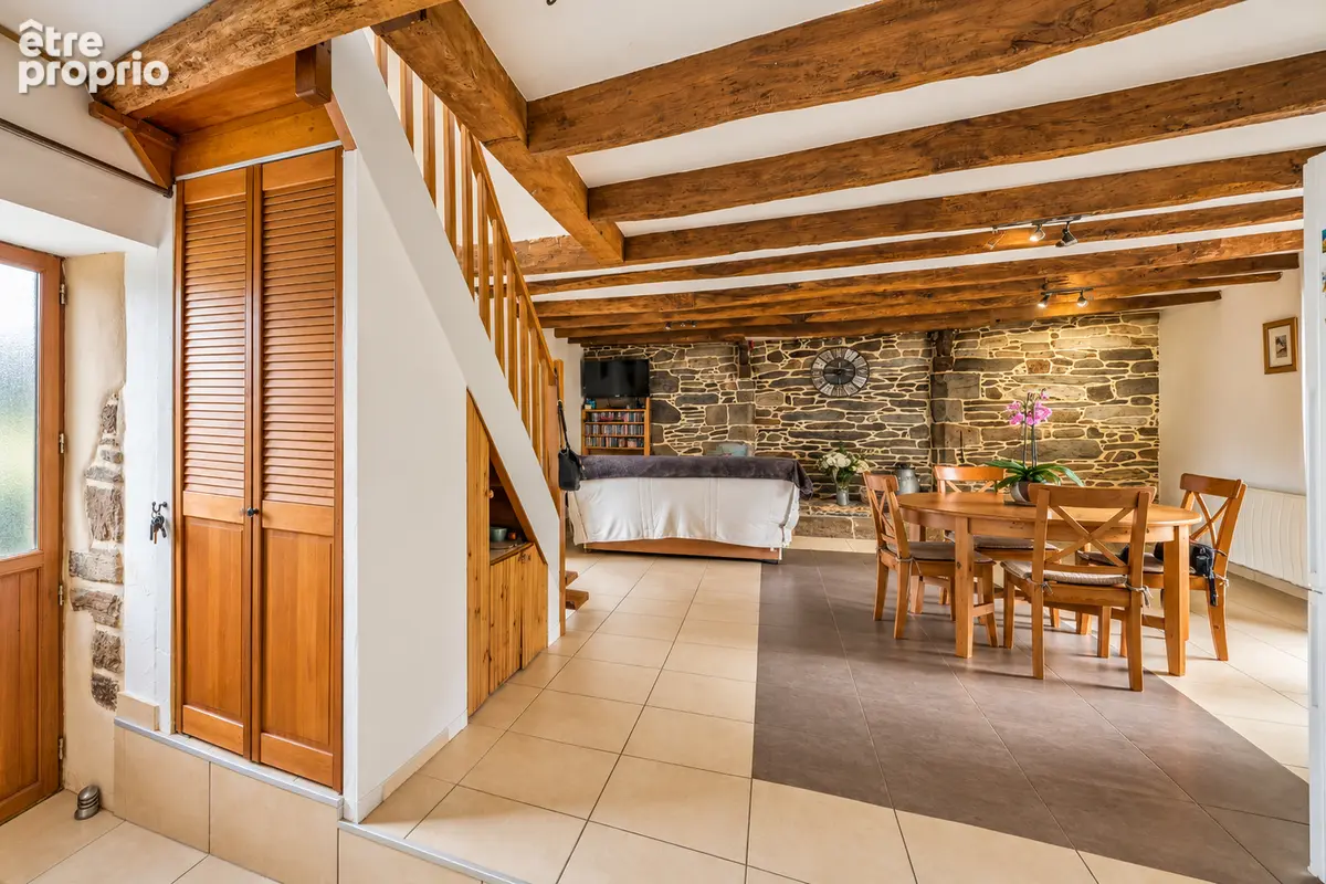 MORBIHAN -  Saint Jean Brevelay - Longère rénovée avec 4 chambres et 906 m2 de jardin - photo 5