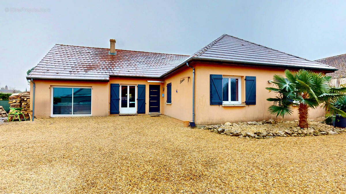 Maison à SAINT-DOULCHARD