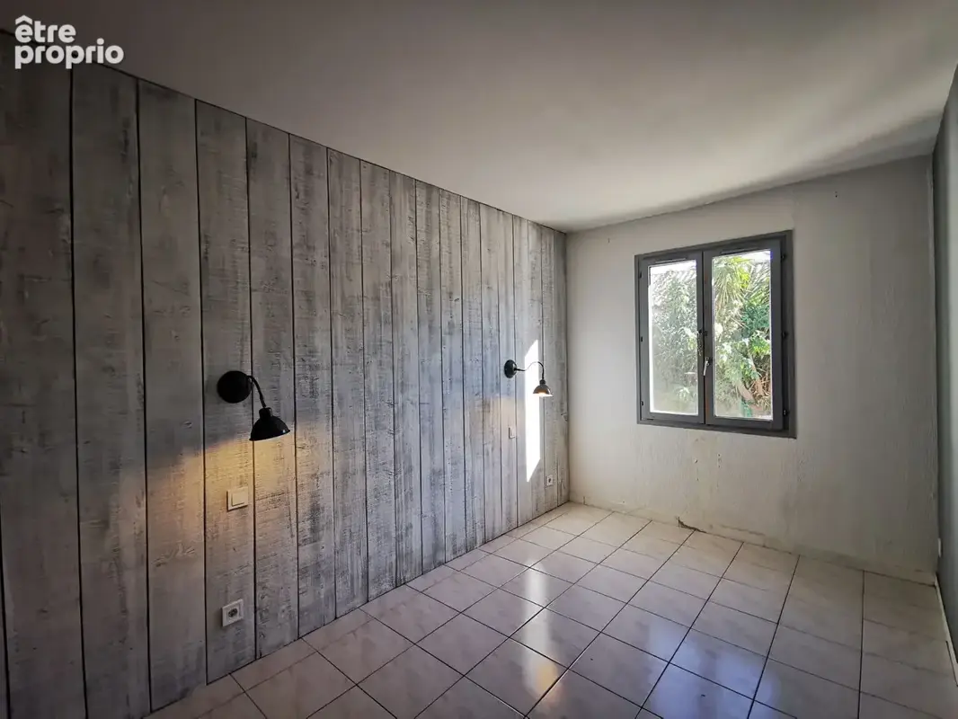 MIRAMAS - Maison T4 de plain-pied 93 m² avec piscine, dépendance et fort potentiel dans un quartier très recherché - photo 10