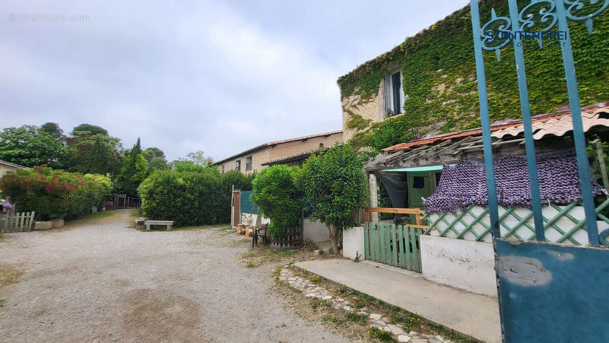 Appartement à SAINT-NAZAIRE-DE-PEZAN