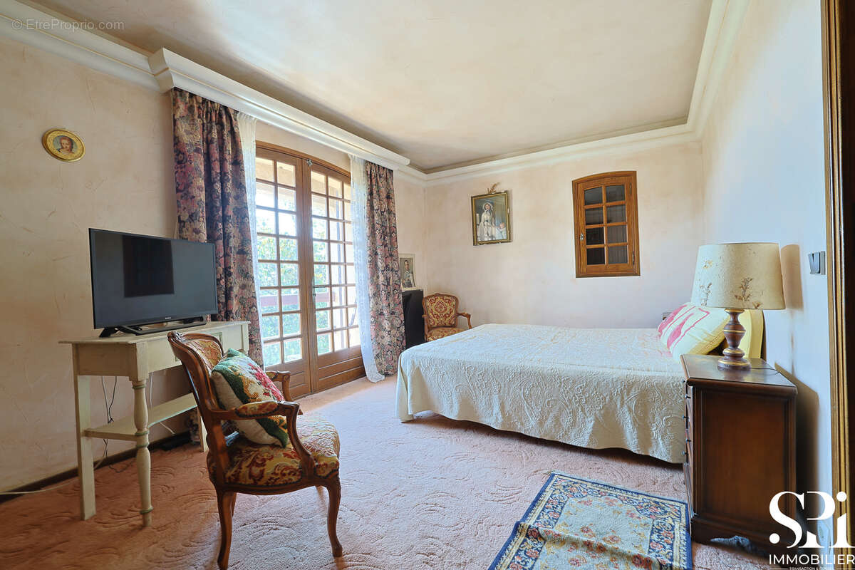 SOLLIES-VILlE- Maison familiale 4 chambres - Piscine - photo 18