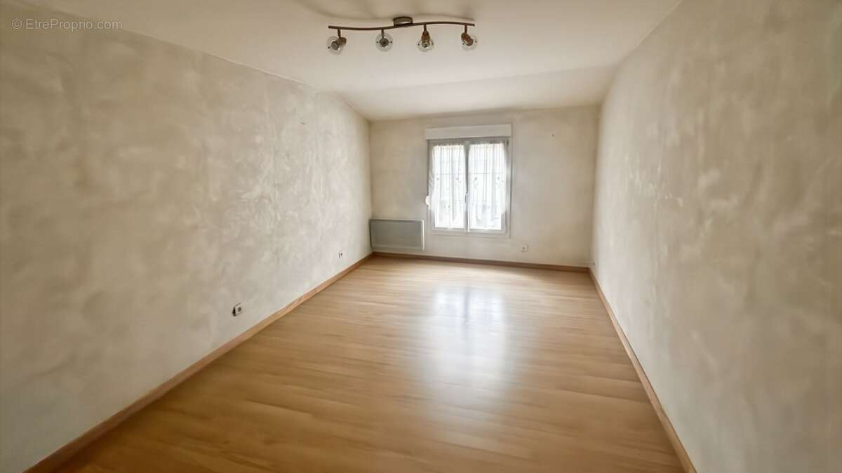 Maison à vendre 9 pièces JUNIVILLE (08) - photo 17