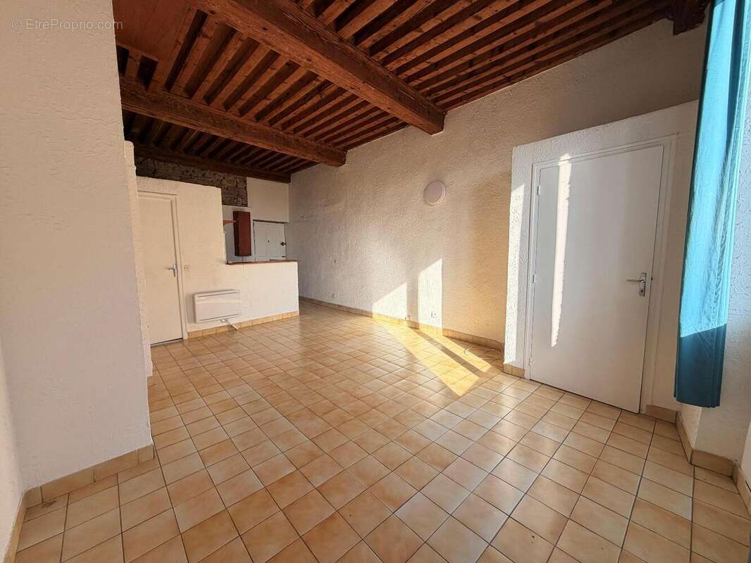   - Appartement à LYON-5E