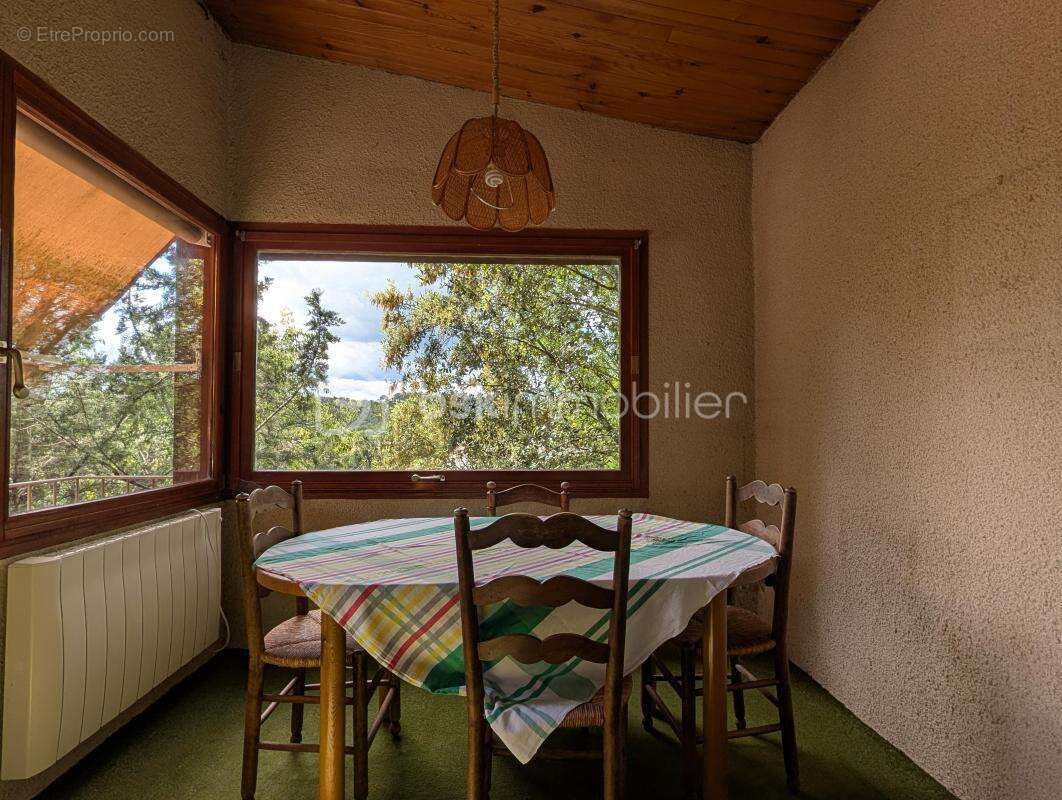 Villa à Prades-le-Lèz - Terrain de 1805 m² - photo 5