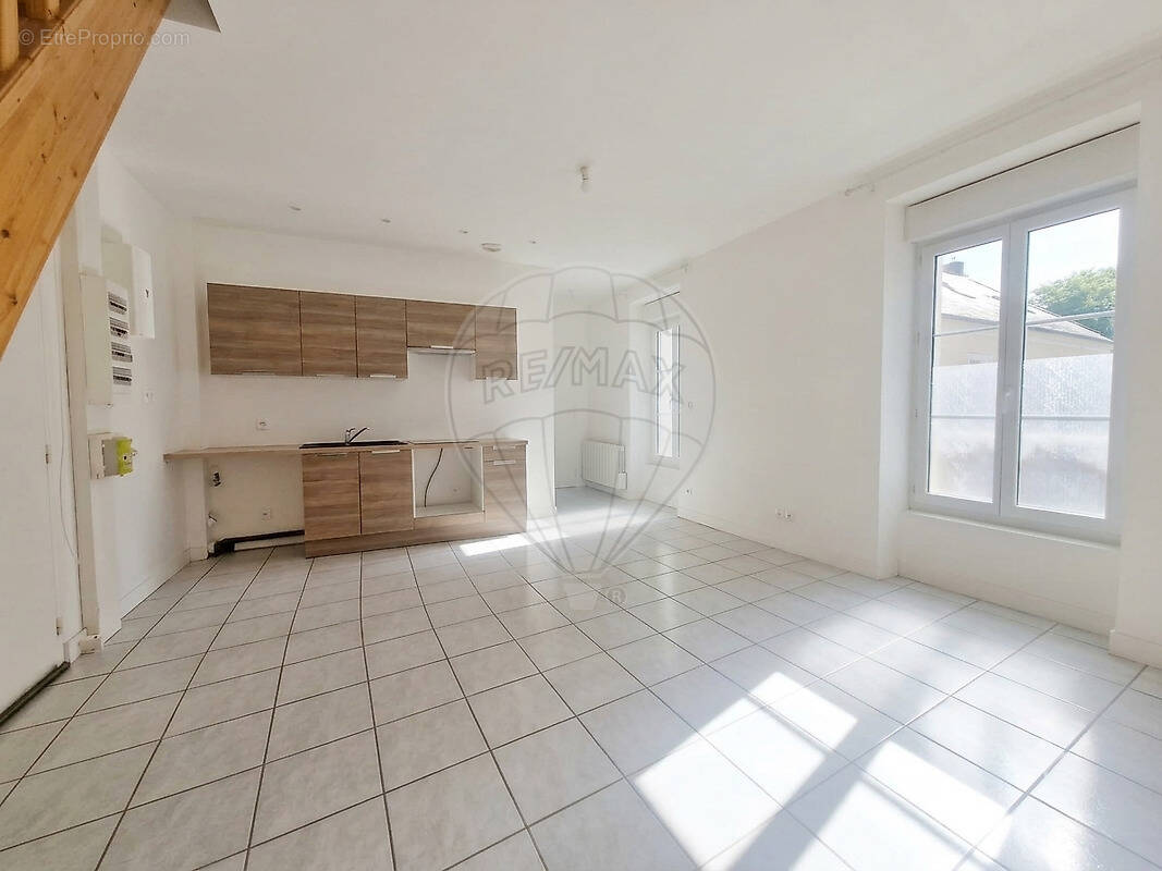 Appartement à POUGUES-LES-EAUX