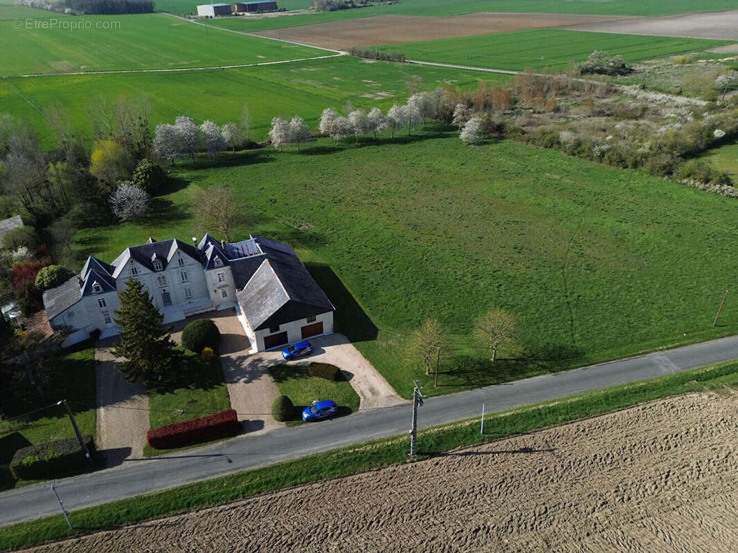Propriété de caractère - Cuhon - photo 2