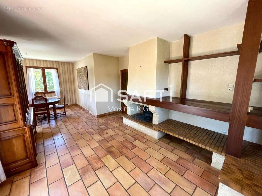 Photo 2 - Maison à SAINT-PARDOUX-ISAAC