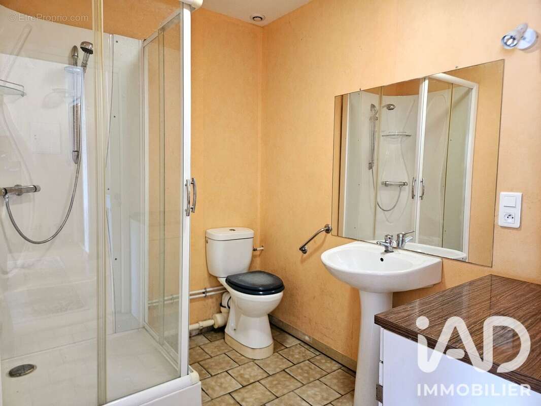 Photo 8