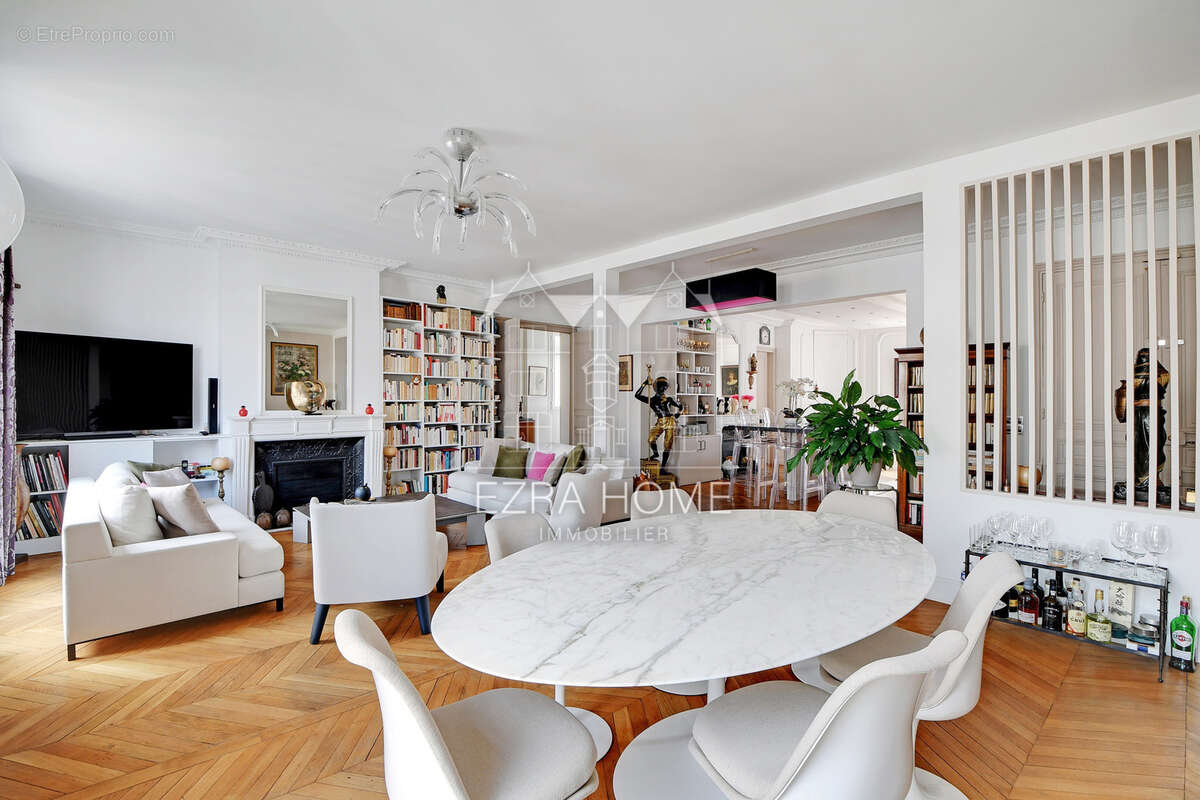 Appartement à PARIS-17E