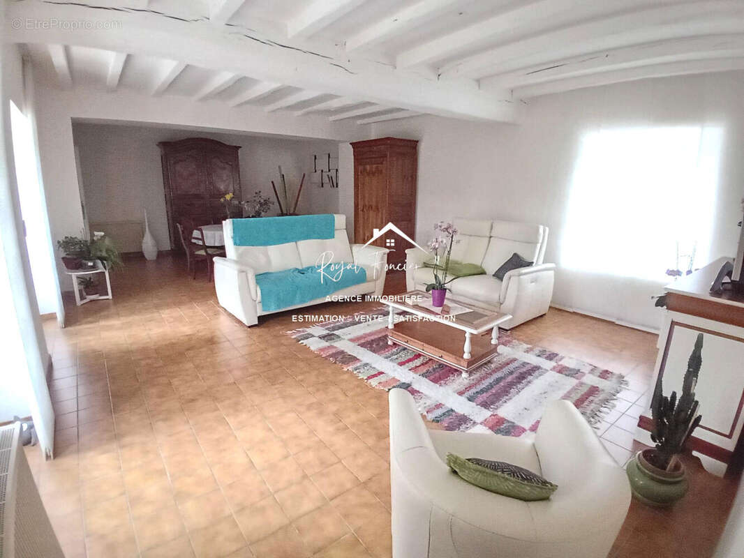 Espace de vie de 46 m2 - Maison à SAINTE-MAURE-DE-TOURAINE