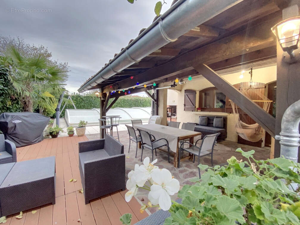 Maison à SAINT-BEAUZIRE