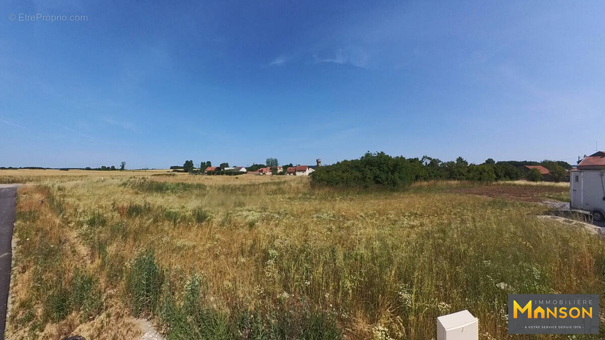 Terrain à LENONCOURT