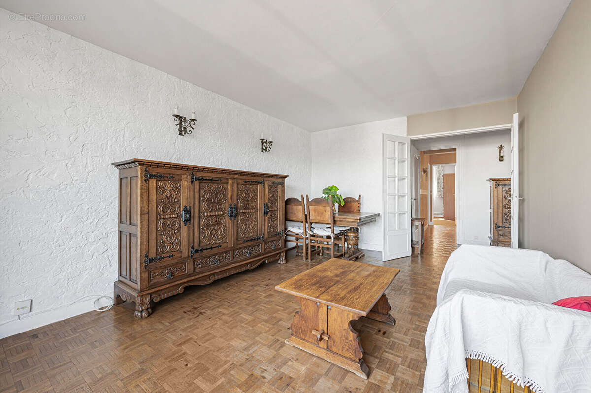 Appartement à MONTROUGE