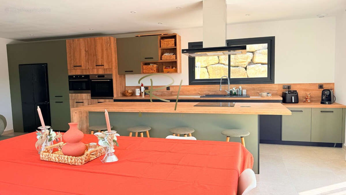 Maison à SAINT-JEAN-DU-PIN