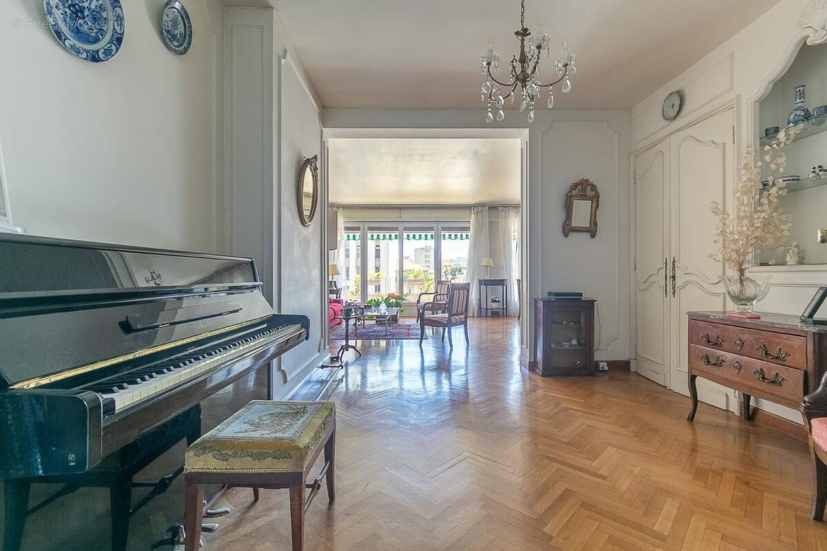 Appartement à MARSEILLE-8E