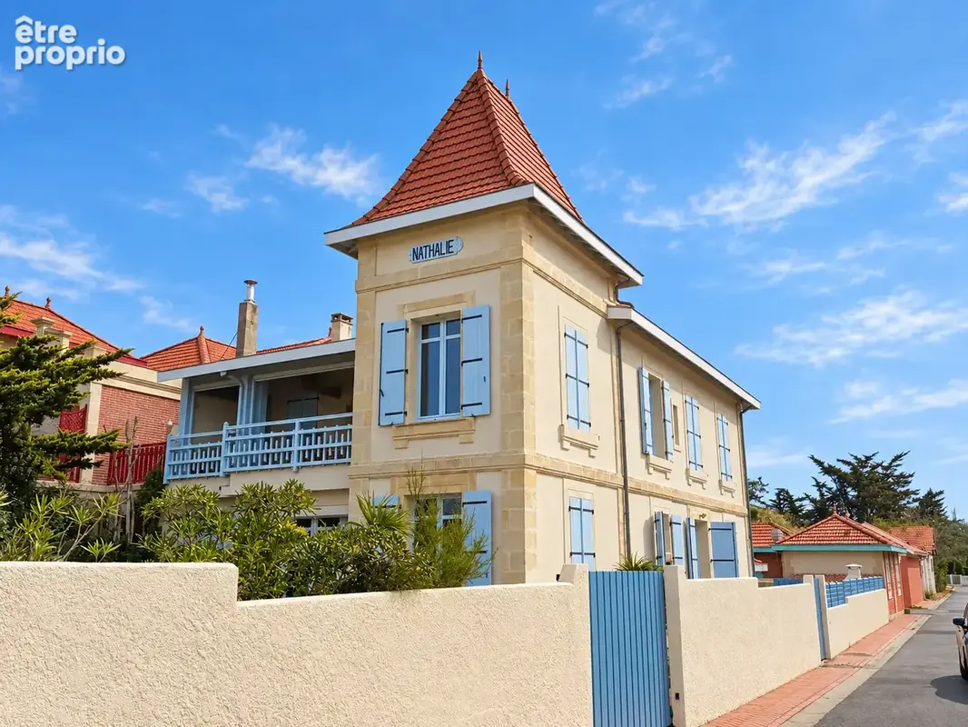 Soulac-sur-mer, villa de 200 m2 en première ligne - photo 1