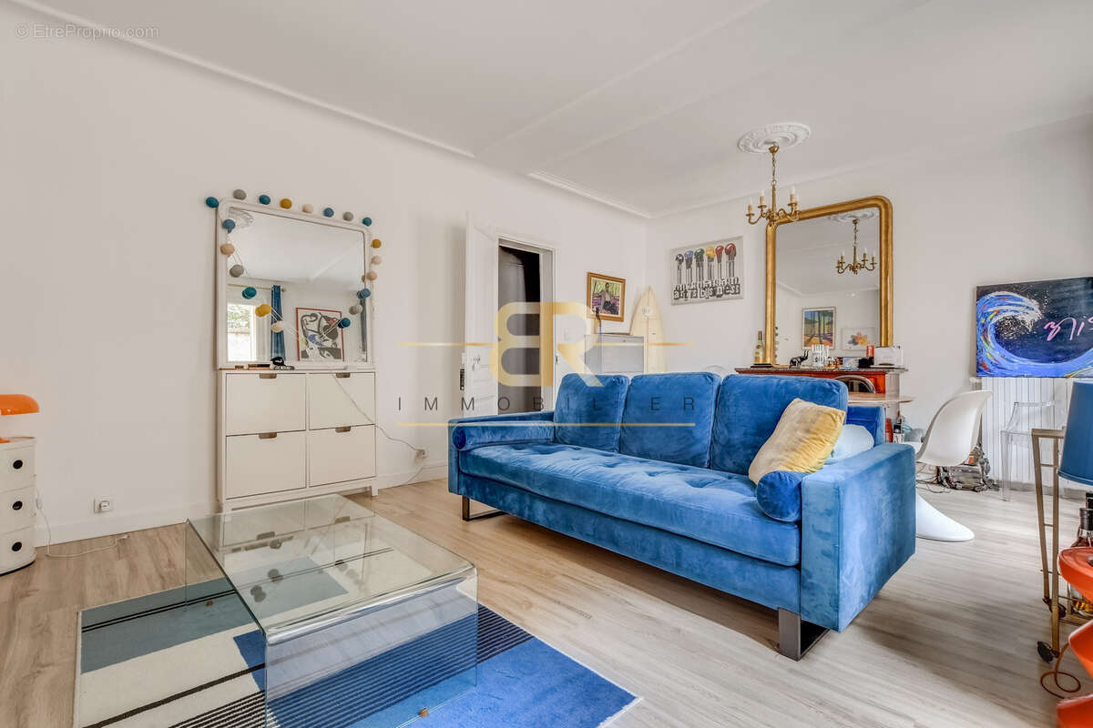 Appartement à PARIS-17E