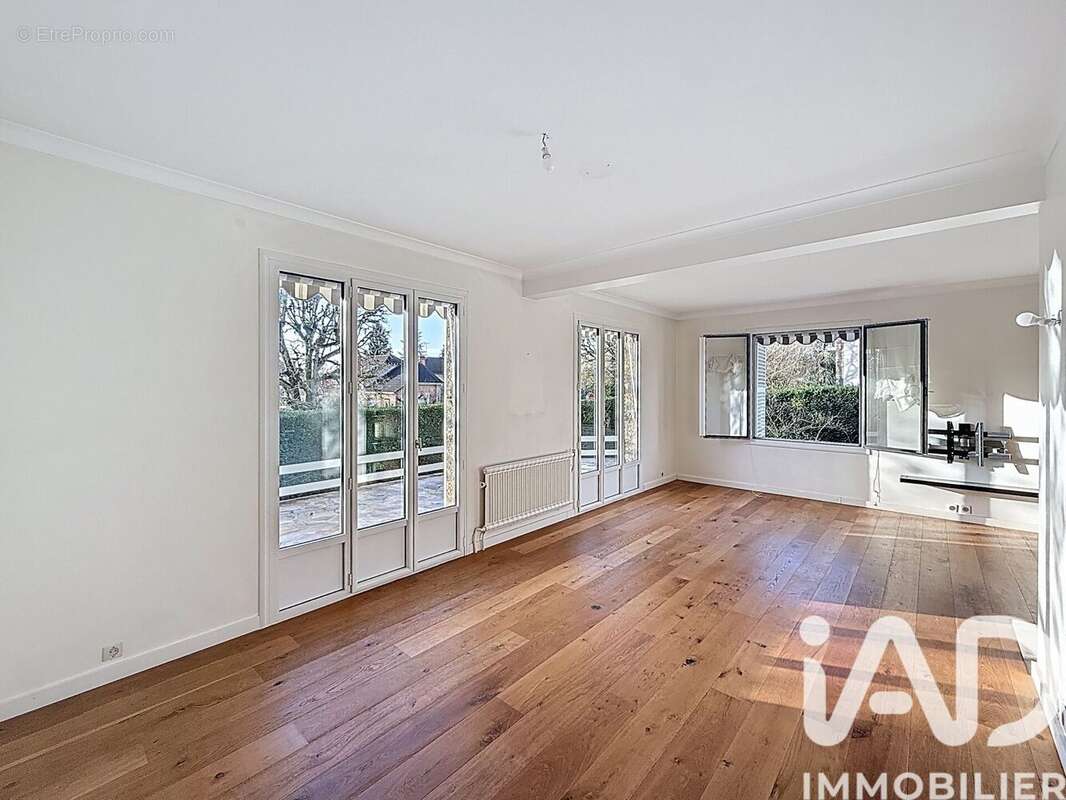 Photo 8 - Maison à VERRIERES-LE-BUISSON