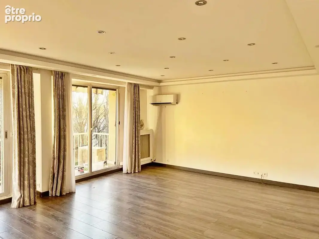 Appartement à SAINT-MAUR-DES-FOSSES