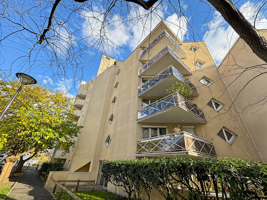 Appartement à ROSNY-SOUS-BOIS
