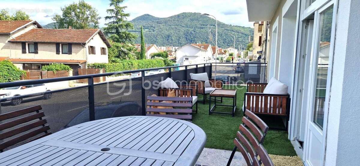 Appartement à SAINT-MARTIN-D'HERES