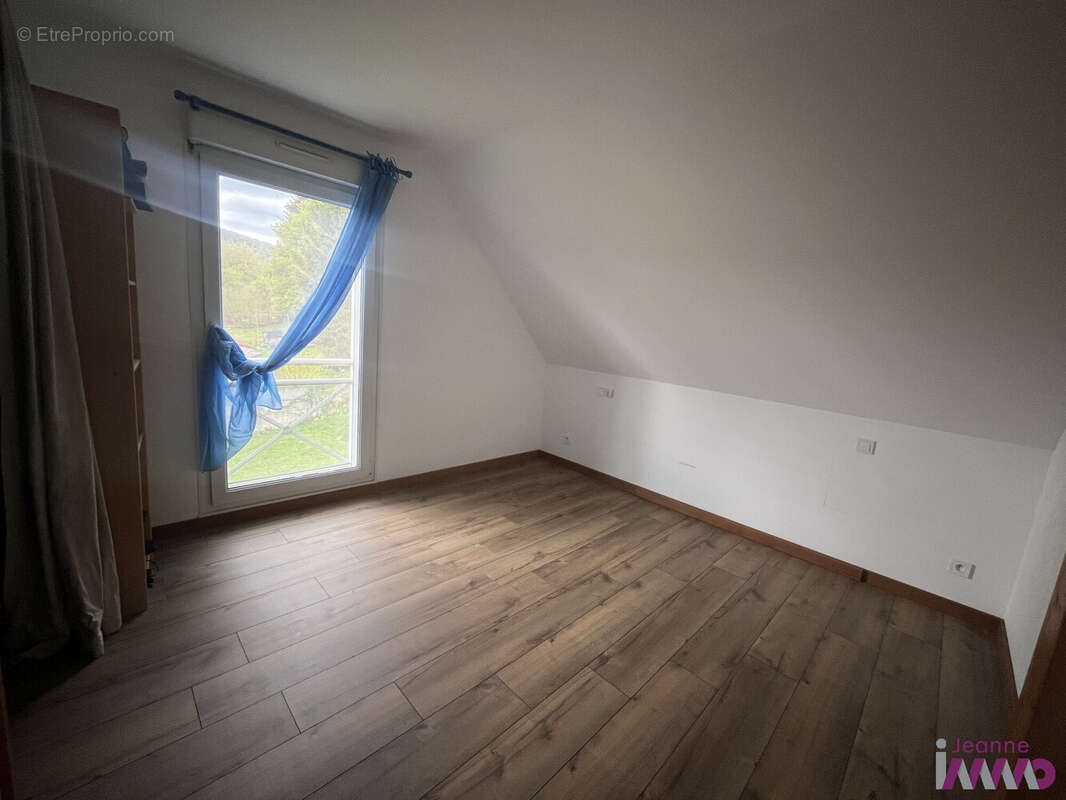 Maison à PLANCHER-BAS