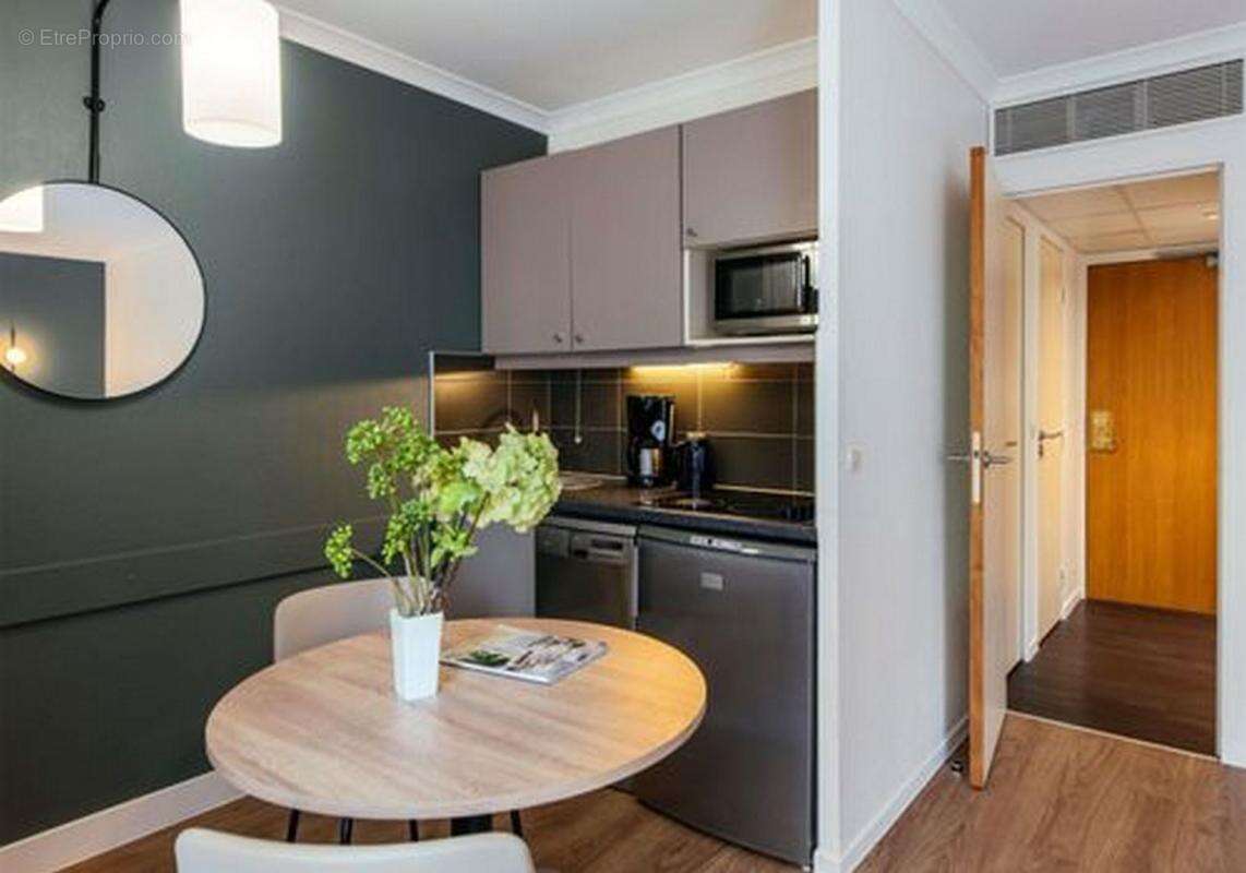 Appartement à COURBEVOIE