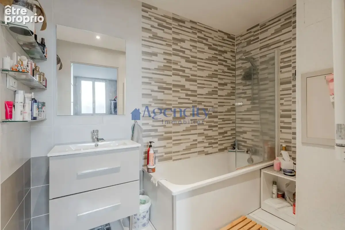 Salle de bains de la suite parentale