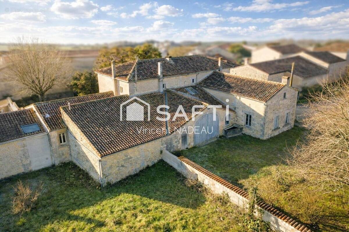 Photo 1 - Maison à SEGONZAC